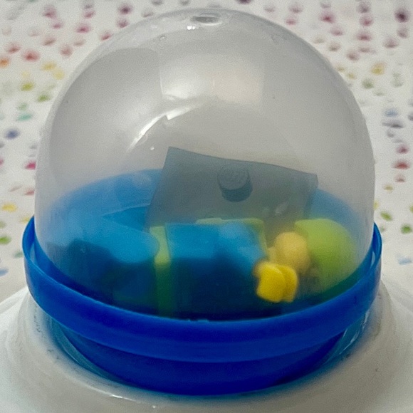 Lego Series 10 Skydiver Mini Figure #6 - Picture 4 of 4